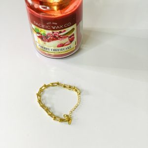 Twisted premium bracelet