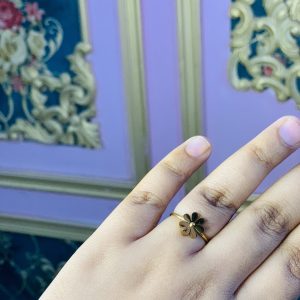 Minimal stainless flower ring